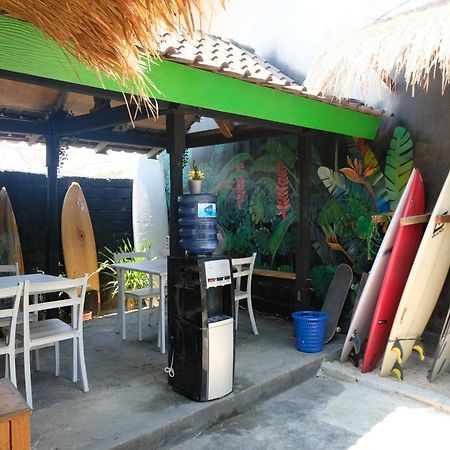 מלון Kuta  Surf Camp 79 מראה חיצוני תמונה