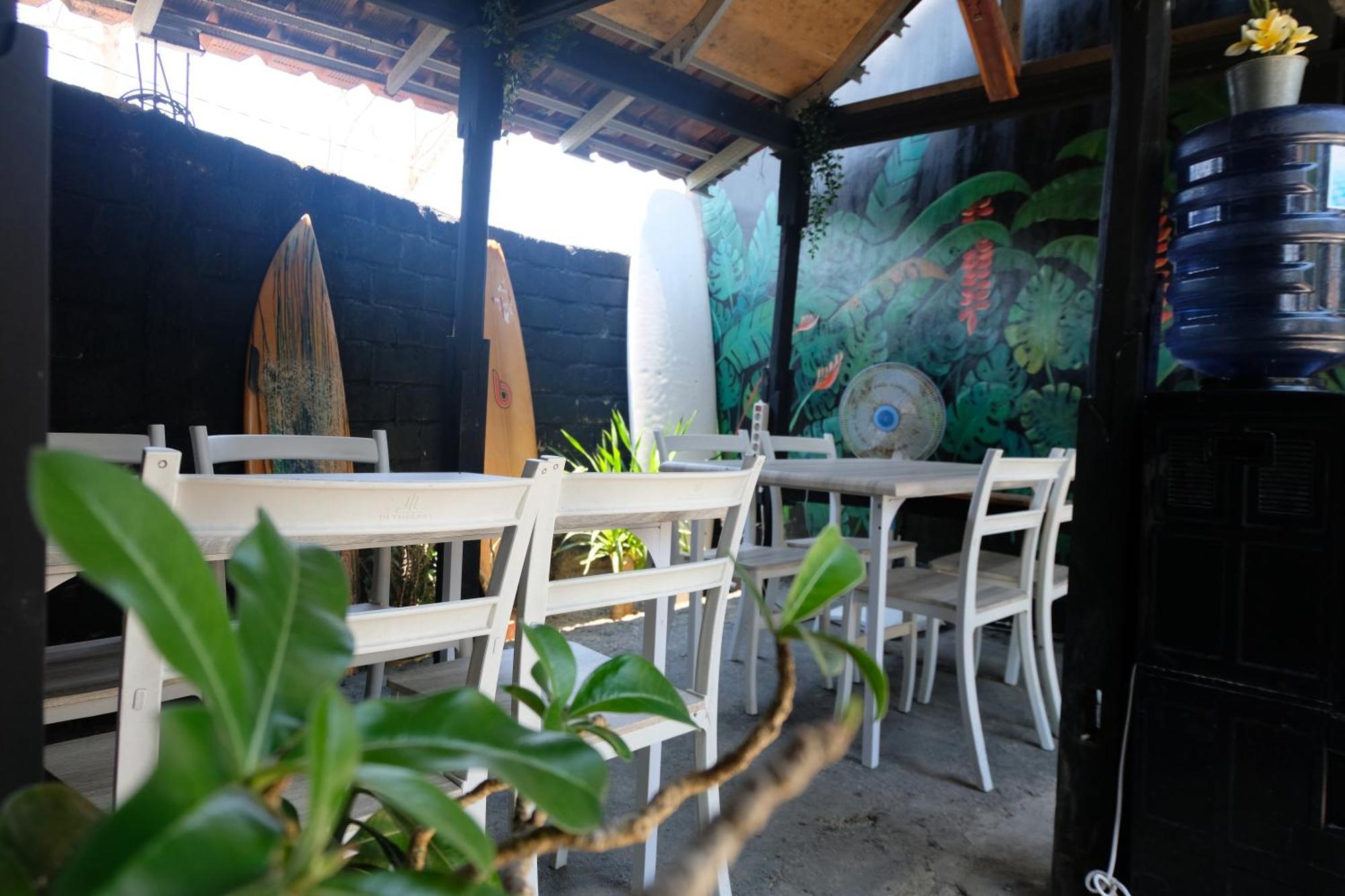 מלון Kuta  Surf Camp 79 מראה חיצוני תמונה