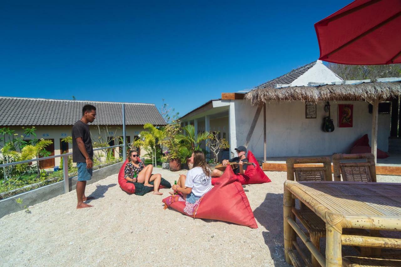 מלון Kuta  Surf Camp 79 מראה חיצוני תמונה